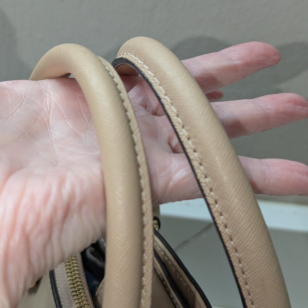 MICHAEL Michael Kors satchel, Savannah, Saffiano. EUC! - Picture 4 of 10